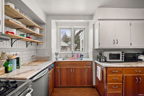 Tiny photo for 910 Vine Street, West Lafayette, IN 47906 (MLS # 202608244)