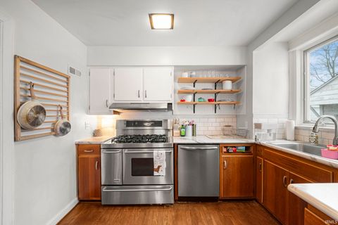 Tiny photo for 910 Vine Street, West Lafayette, IN 47906 (MLS # 202608244)