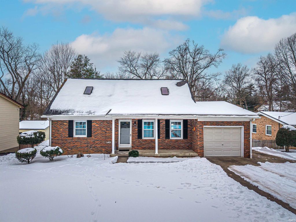 Photo of 322 Shady Lane, Newburgh, IN 47630 (MLS # 202603437)