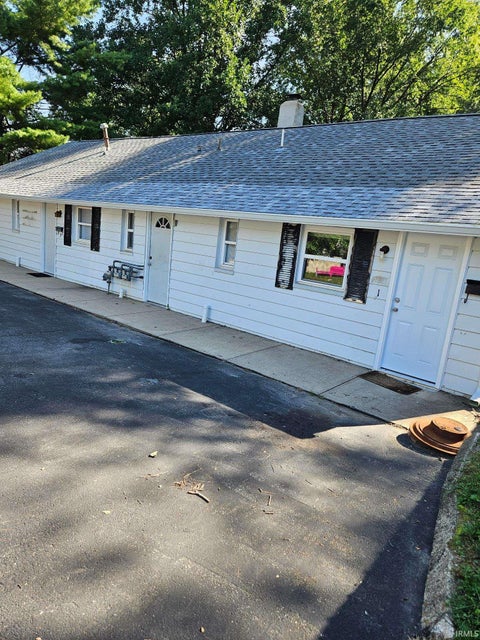 Tiny photo for 426 S King Avenue, Brazil, IN 47834 (MLS # 202638009)