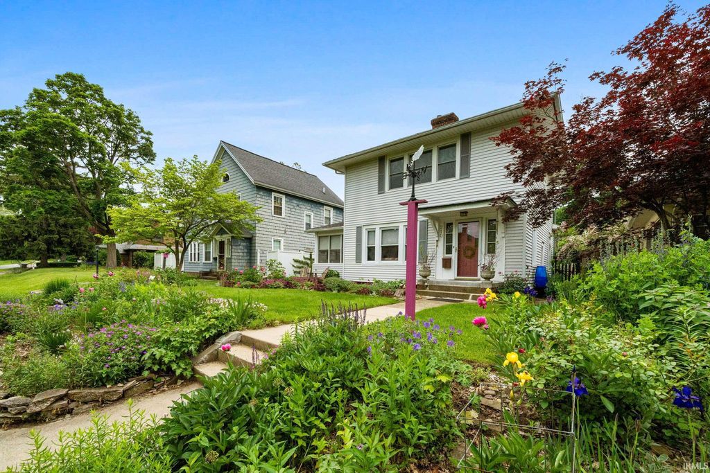 Photo of 210 Wakewa Avenue, South Bend, IN 46617 (MLS # 202610664)