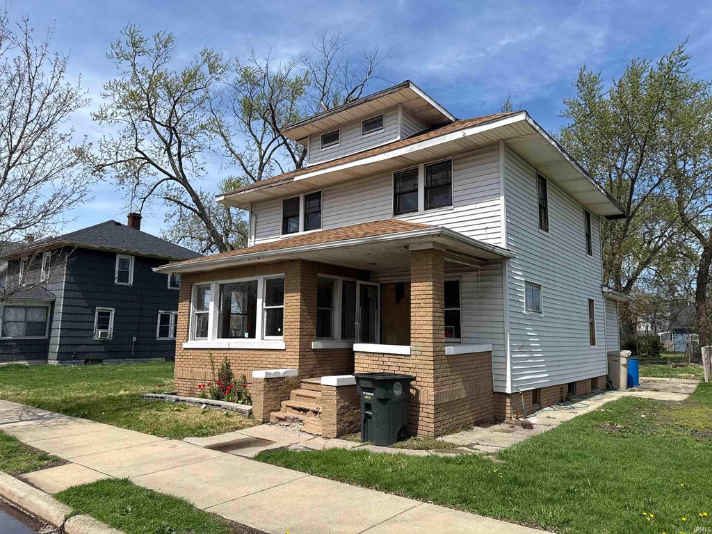 Photo of 2205 Kenwood Avenue, South Bend, IN 46628 (MLS # 202613273)
