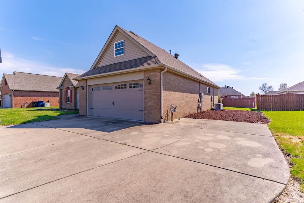 Photo of 6281 Bryanna Court, Newburgh, IN 47630 (MLS # 202611654)