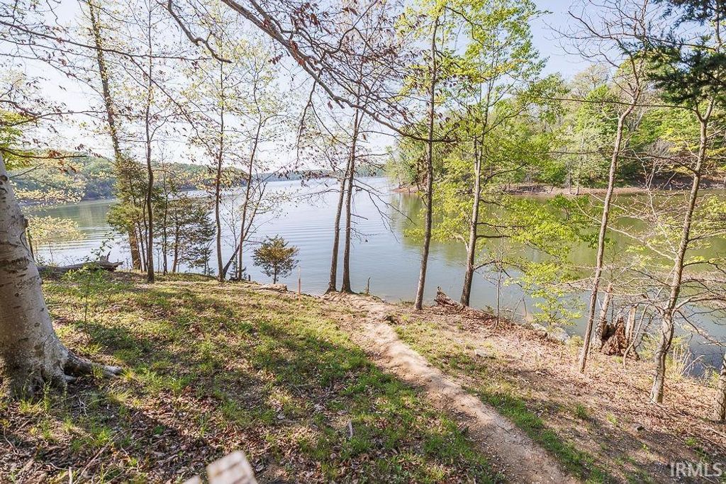 Photo of 9405 S Pointe LaSalles Drive, Bloomington, IN 47401 (MLS # 202614957)