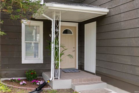 Tiny photo for 922 Monroe Street, Elkhart, IN 46516 (MLS # 202625483)