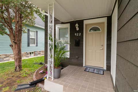 Tiny photo for 922 Monroe Street, Elkhart, IN 46516 (MLS # 202625483)