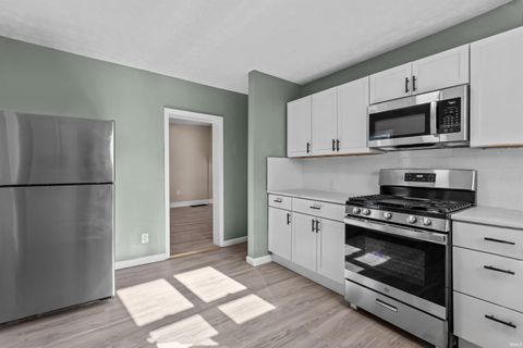 Tiny photo for 1229 N Courtland Avenue, Kokomo, IN 46901 (MLS # 202619738)