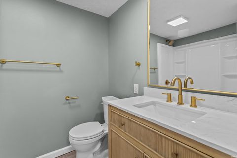 Tiny photo for 1229 N Courtland Avenue, Kokomo, IN 46901 (MLS # 202619738)