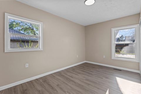 Tiny photo for 1229 N Courtland Avenue, Kokomo, IN 46901 (MLS # 202619738)