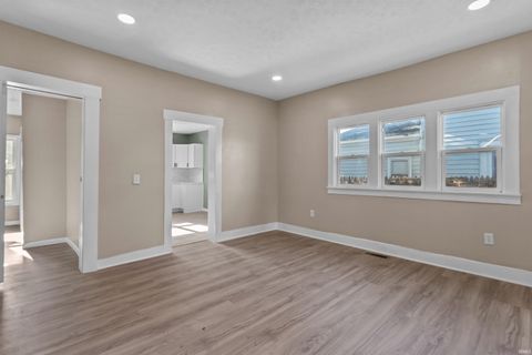 Tiny photo for 1229 N Courtland Avenue, Kokomo, IN 46901 (MLS # 202619738)