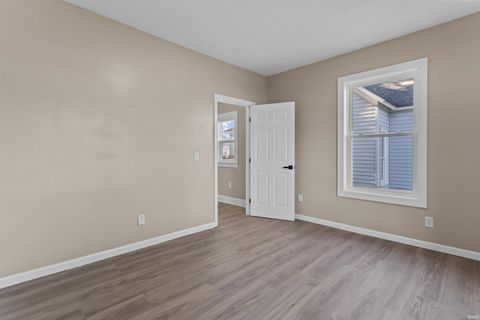 Tiny photo for 1229 N Courtland Avenue, Kokomo, IN 46901 (MLS # 202619738)