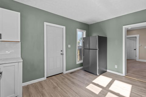 Tiny photo for 1229 N Courtland Avenue, Kokomo, IN 46901 (MLS # 202619738)
