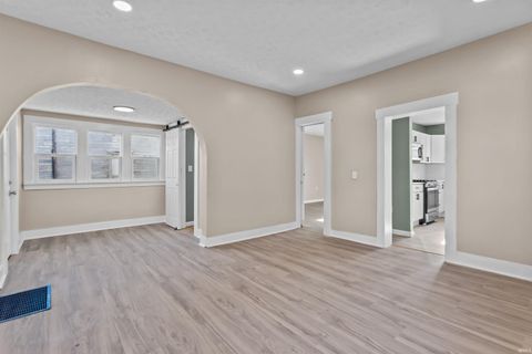 Tiny photo for 1229 N Courtland Avenue, Kokomo, IN 46901 (MLS # 202619738)