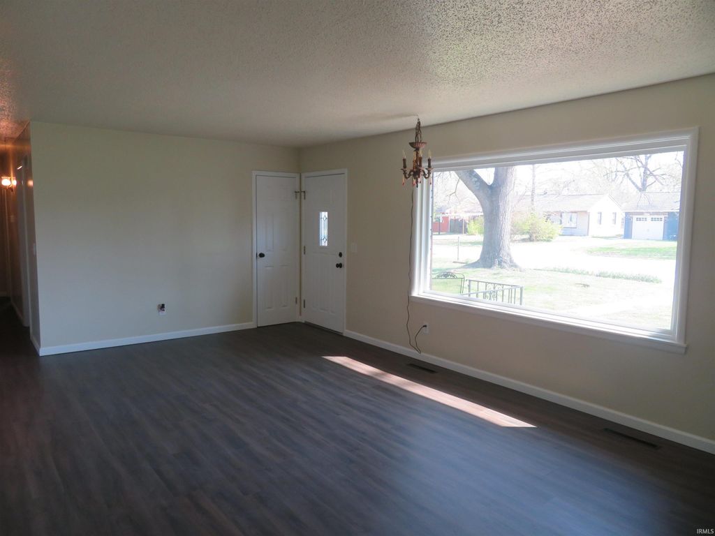 Photo of 1937 S Walnut Lane, Evansville, IN 47714 (MLS # 202610759)