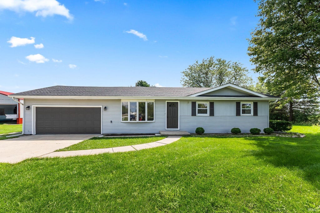 Photo of 21722 N State Road 101, Woodburn, IN 46797 (MLS # 202634470)