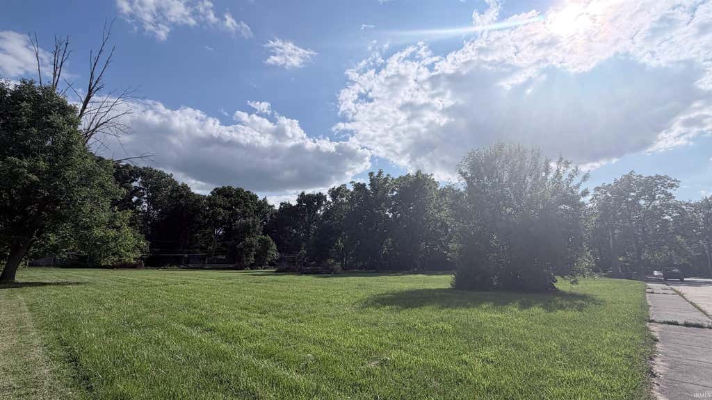 Photo of 2424 Manford Street, Fort Wayne, IN 46806 (MLS # 202631244)