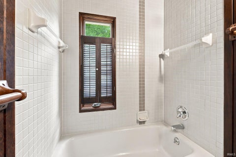 Tiny photo for 4523 Maples Road, Fort Wayne, IN 46816 (MLS # 202637961)