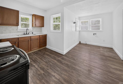 Tiny photo for 2554 E Riverside Drive, Evansville, IN 47714 (MLS # 202628613)