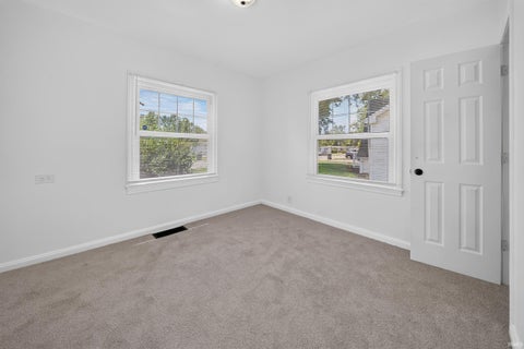 Tiny photo for 2554 E Riverside Drive, Evansville, IN 47714 (MLS # 202628613)