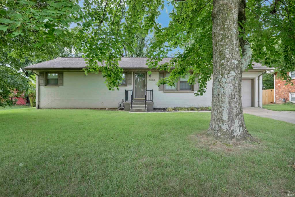 Photo of 3001 Eastbrooke Drive, Evansville, IN 47711 (MLS # 202629591)