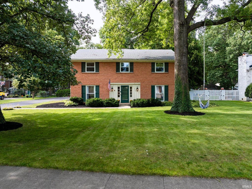 Photo of 2705 W Twickingham Drive, Muncie, IN 47304 (MLS # 202636460)