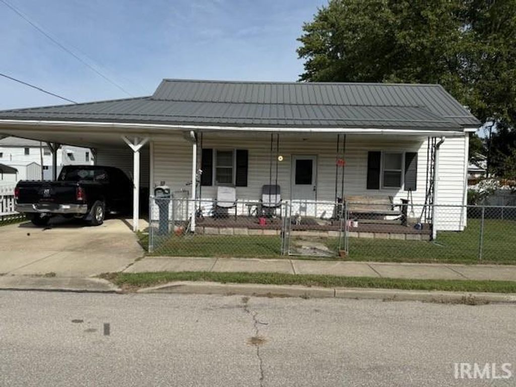 Photo of 500 E Maple Street, Washington, IN 47501 (MLS # 202541192)