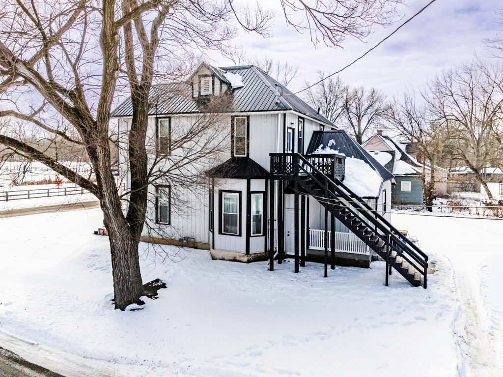 Photo of 735 N Elm Street, Muncie, IN 47305 (MLS # 202603762)