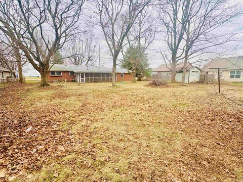 Tiny photo for 3706 S Park Road, Kokomo, IN 46902 (MLS # 202601561)