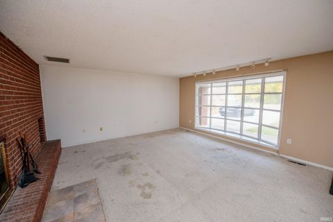 Tiny photo for 8615 W State Rd 26, Rossville, IN 46065 (MLS # 202545199)