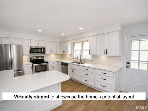 Tiny photo for 8615 W State Rd 26, Rossville, IN 46065 (MLS # 202545199)