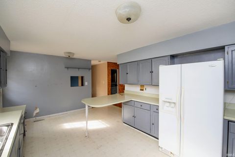 Tiny photo for 8615 W State Rd 26, Rossville, IN 46065 (MLS # 202545199)