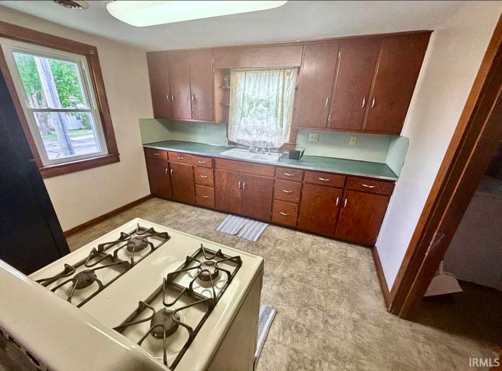 Photo of 108 S Oak Street, Columbia City, IN 46725 (MLS # 202607401)