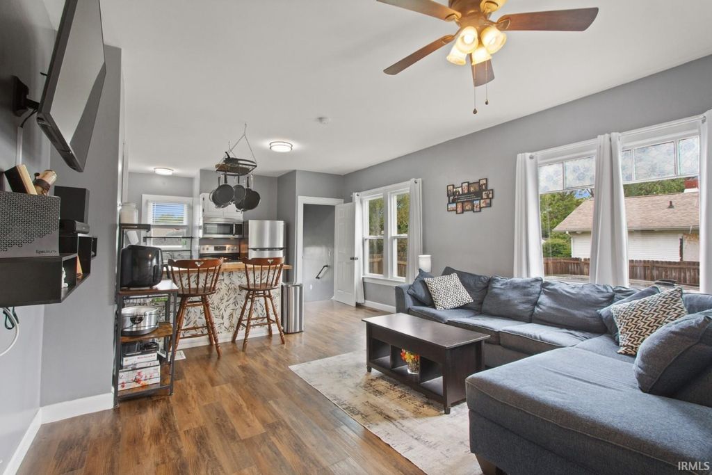 Photo of 1624 E Illinois Street, Evansville, IN 47711 (MLS # 202617596)