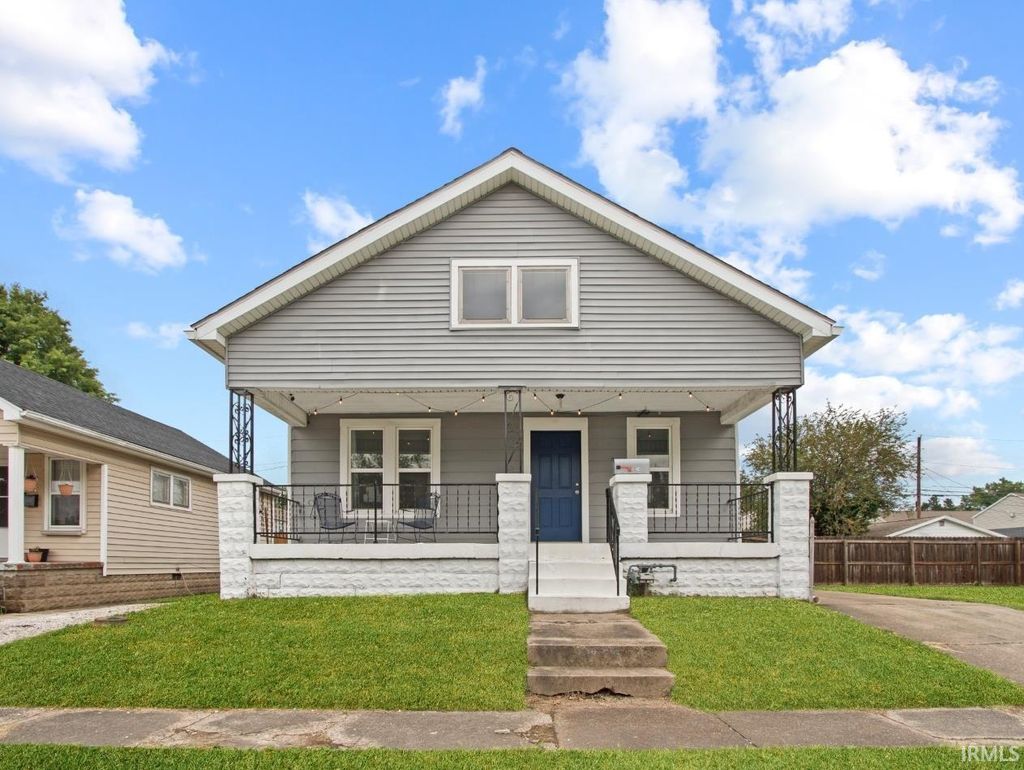 Photo of 1624 E Illinois Street, Evansville, IN 47711 (MLS # 202617596)