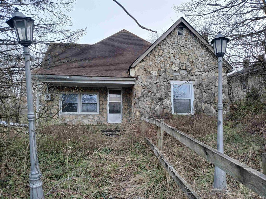 Photo of 1306 1st St St, Bedford, IN 47421 (MLS # 202608319)