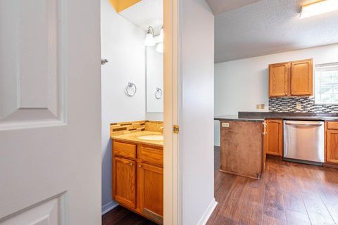 Tiny photo for 2200 S Sweetbriar Court, Bloomington, IN 47401 (MLS # 202618030)