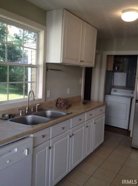 Tiny photo for 2619 E 5th Street, Bloomington, IN 47408 (MLS # 202624788)