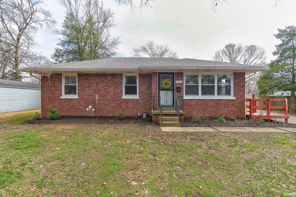 Photo of 1917 N Ruston Avenue, Evansville, IN 47711 (MLS # 202607811)