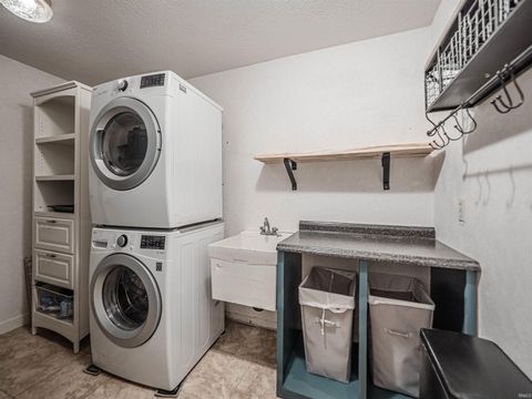 Tiny photo for 8544 Framewood Drive, Newburgh, IN 47630 (MLS # 202619750)