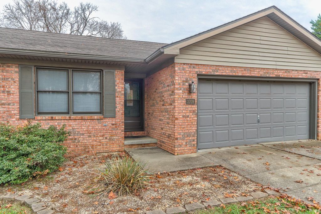 Photo of 3709 Adobe Street, Evansville, IN 47720 (MLS # 202547276)