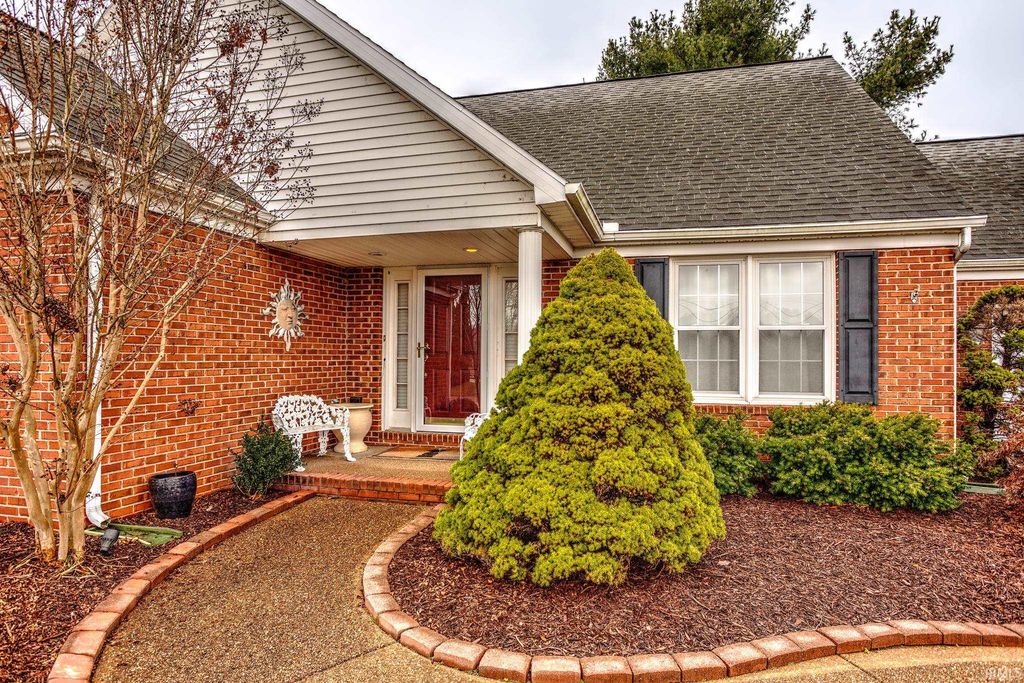 Photo of 7508 Julius Court, Evansville, IN 47715 (MLS # 202547643)