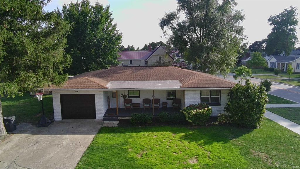 Photo of 307 N Washington Avenue, Fowler, IN 47944 (MLS # 202536037)