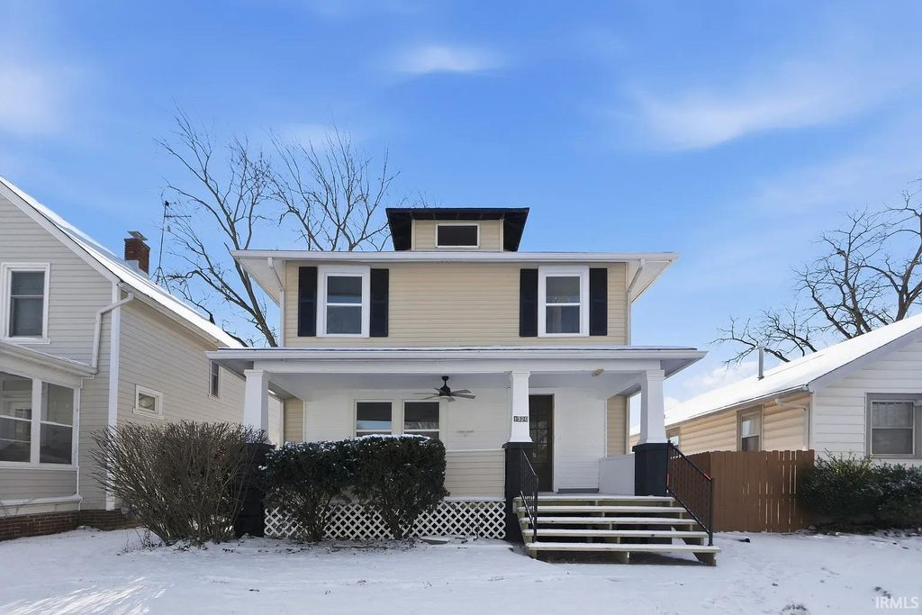 Photo of 1326 Dodge Avenue, Fort Wayne, IN 46805 (MLS # 202613039)