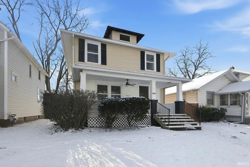 Photo of 1326 Dodge Avenue, Fort Wayne, IN 46805 (MLS # 202613039)