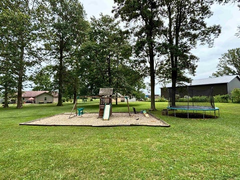 Tiny photo for 5704 N 300 W, Sharpsville, IN 46068 (MLS # 202629955)