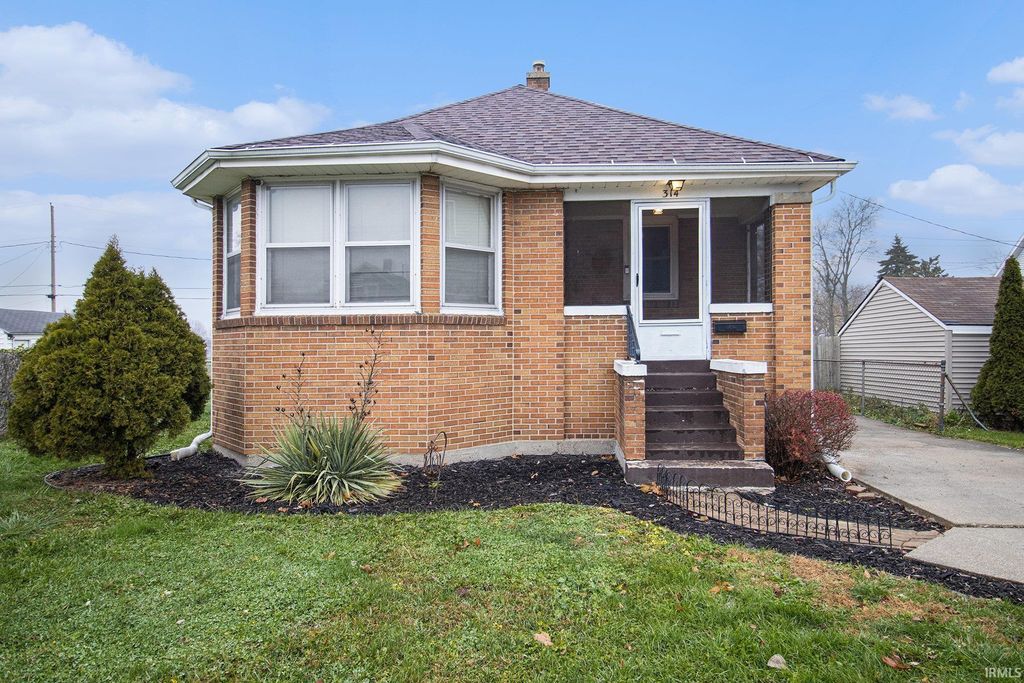 Photo of 314 E 16Th Street, Mishawaka, IN 46544 (MLS # 202546889)