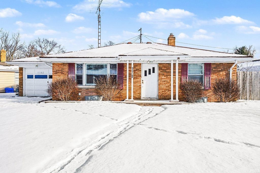 Photo of 1102 Carolyn Avenue, Elkhart, IN 46516 (MLS # 202602015)