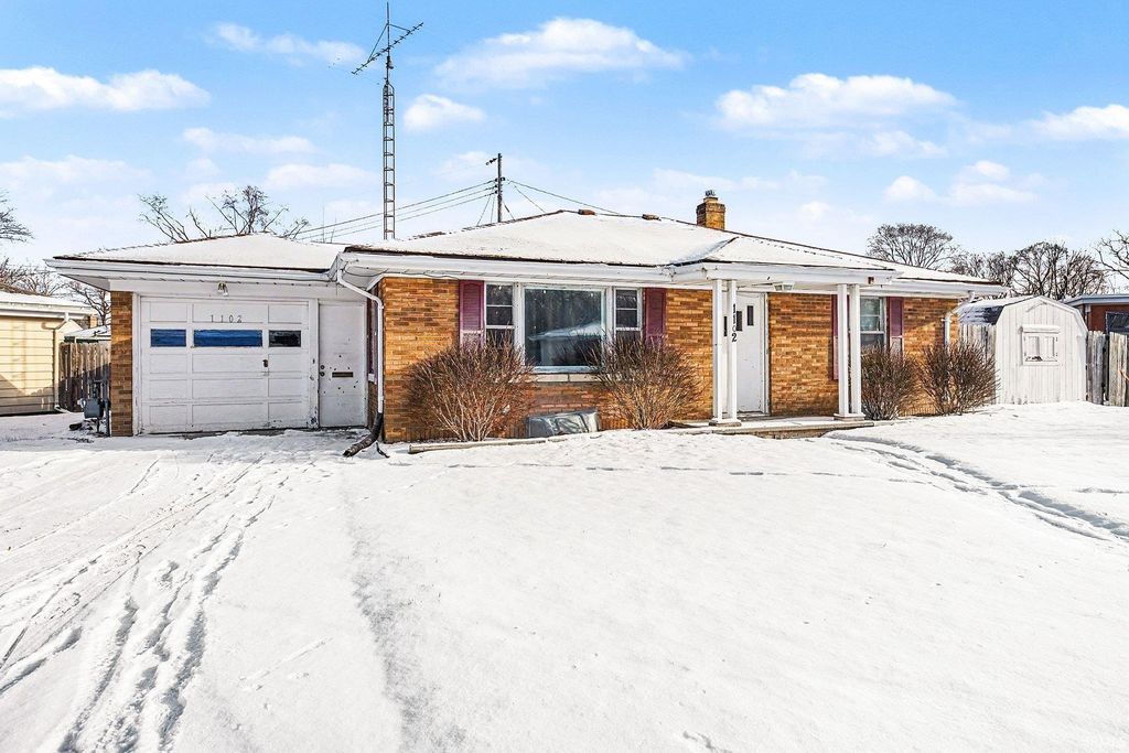 Photo of 1102 Carolyn Avenue, Elkhart, IN 46516 (MLS # 202602015)