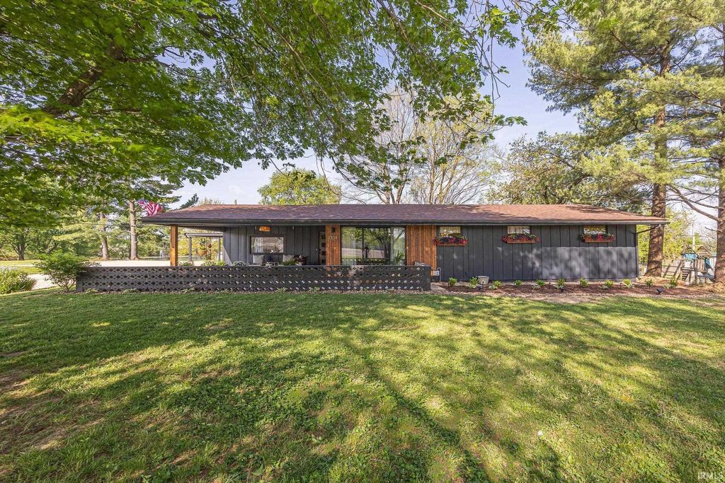 Photo of 1304 N Chestnut Street, Huntingburg, IN 47542 (MLS # 202613516)