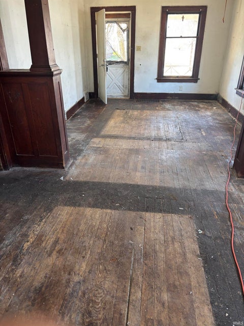Tiny photo for 621 E Dayton Street, South Bend, IN 46613 (MLS # 202637957)